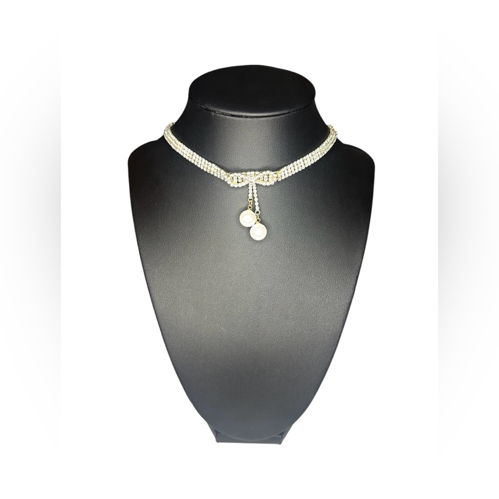 Bow Necklace w/ Pearl detailing
